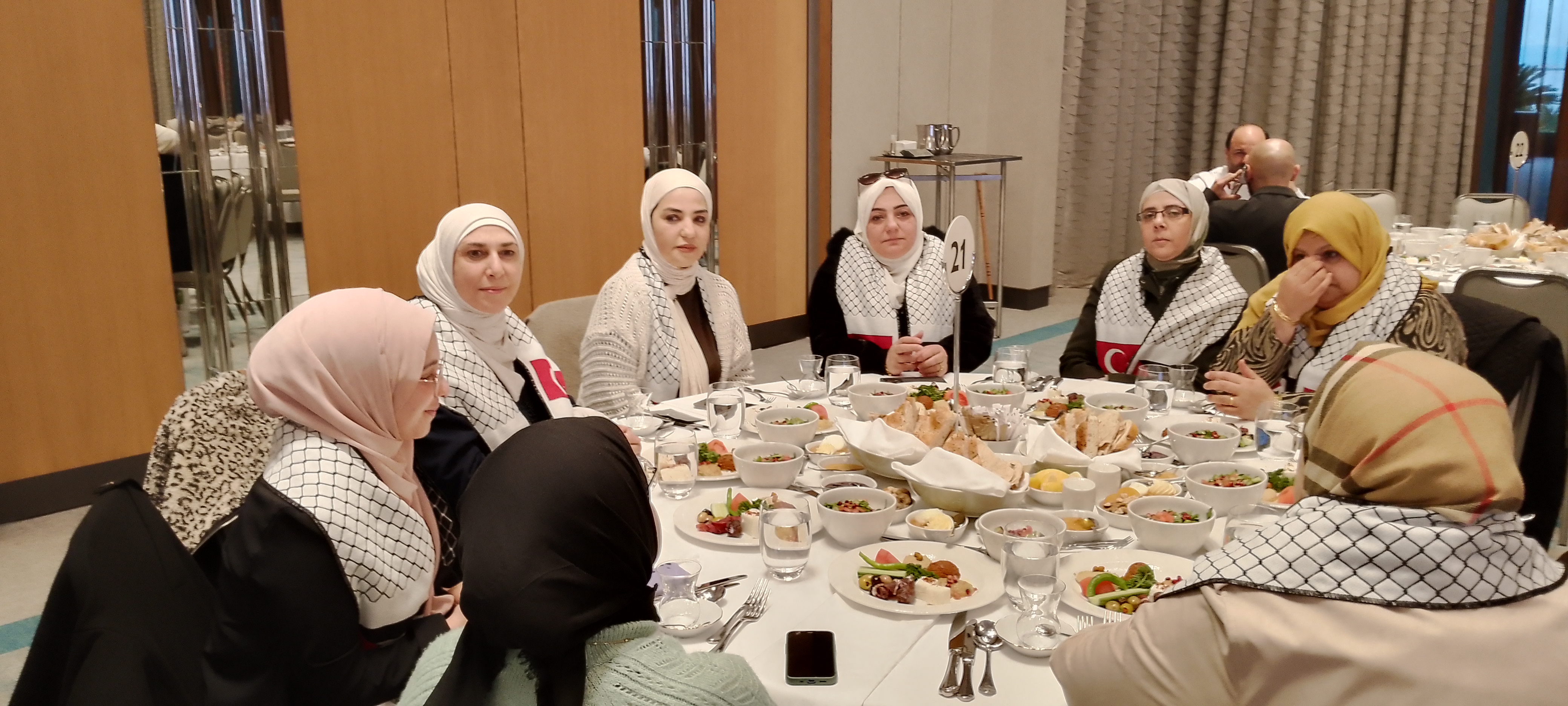 مشاركة اللجنة النسائية في افطار الأخوة